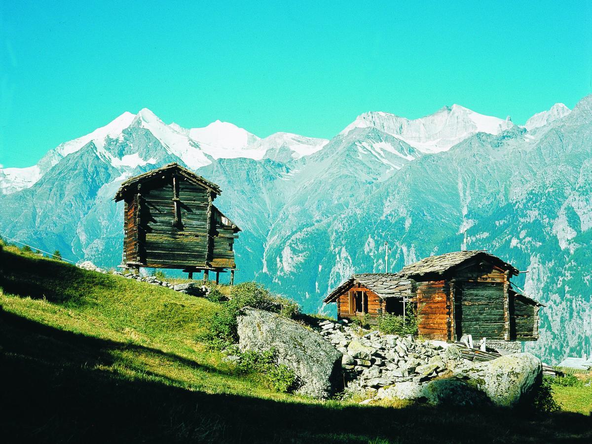 Mountain-View Chalet In Heremence With Terrace ภายนอก รูปภาพ